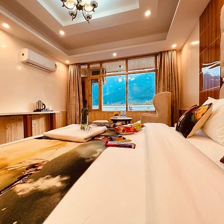 Hill River Resort - Central Heated & Air Cooled - Near Mall Road , Best Property Of Manali 2024- 2025 Luaran gambar