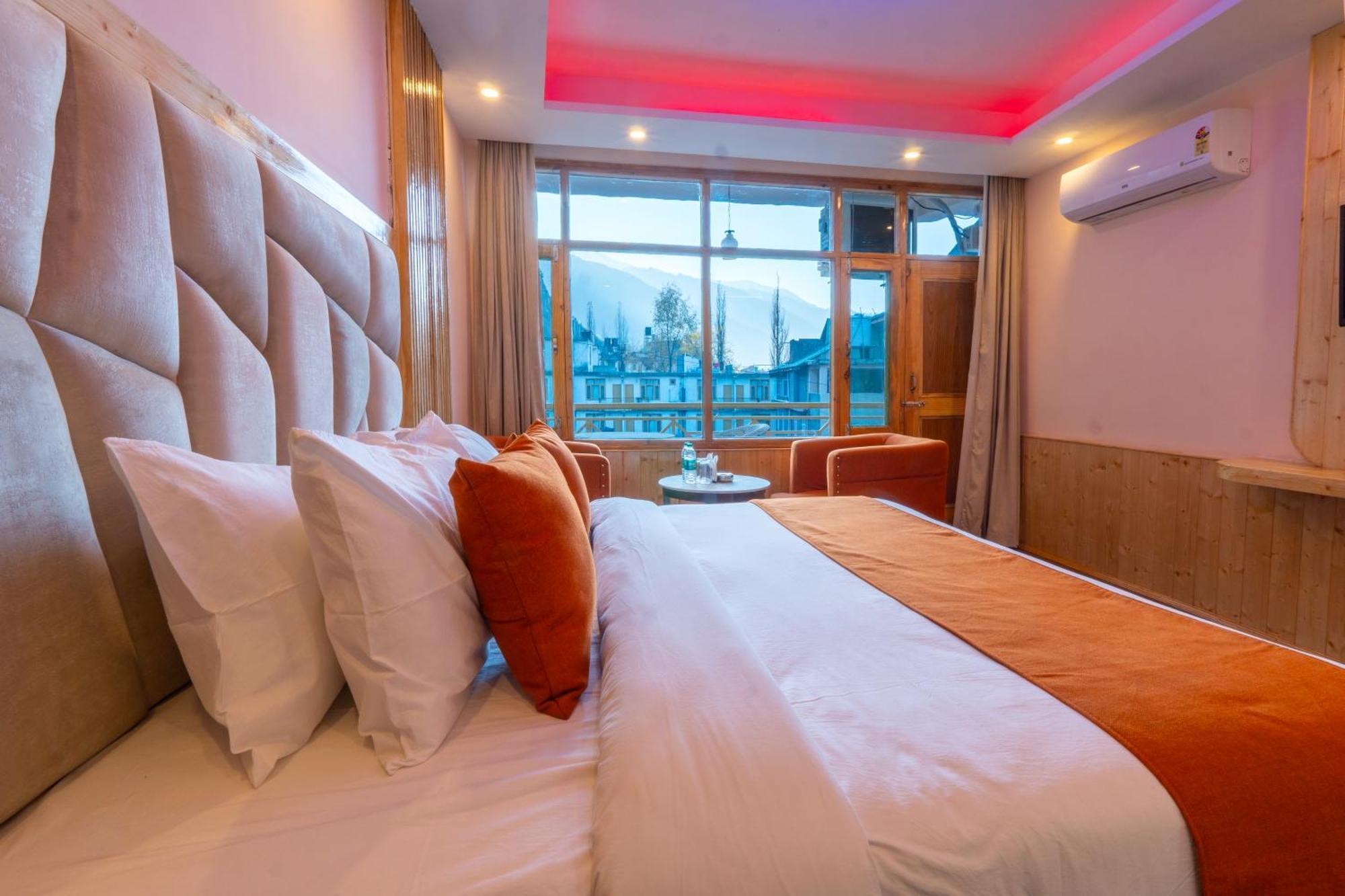 Hill River Resort - Central Heated & Air Cooled - Near Mall Road , Best Property Of Manali 2024- 2025 Luaran gambar