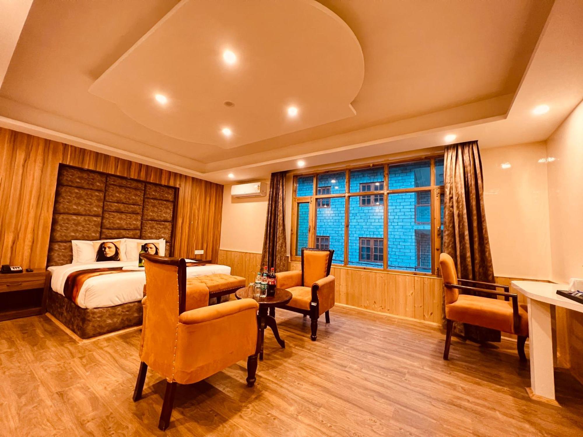 Hill River Resort - Central Heated & Air Cooled - Near Mall Road , Best Property Of Manali 2024- 2025 Luaran gambar