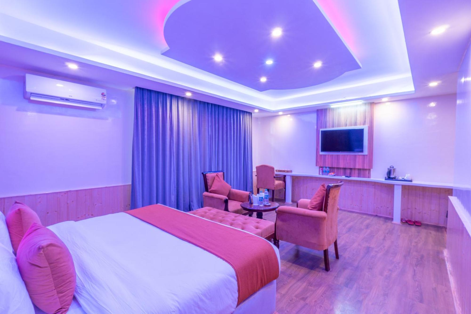 Hill River Resort - Central Heated & Air Cooled - Near Mall Road , Best Property Of Manali 2024- 2025 Luaran gambar
