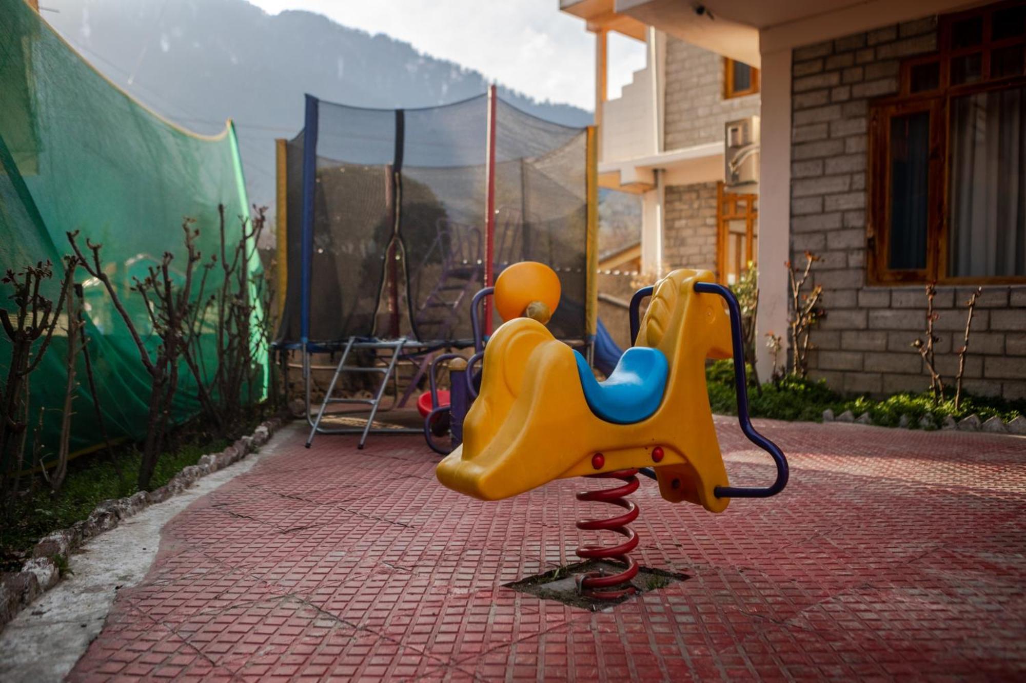 Hill River Resort - Central Heated & Air Cooled - Near Mall Road , Best Property Of Manali 2024- 2025 Luaran gambar