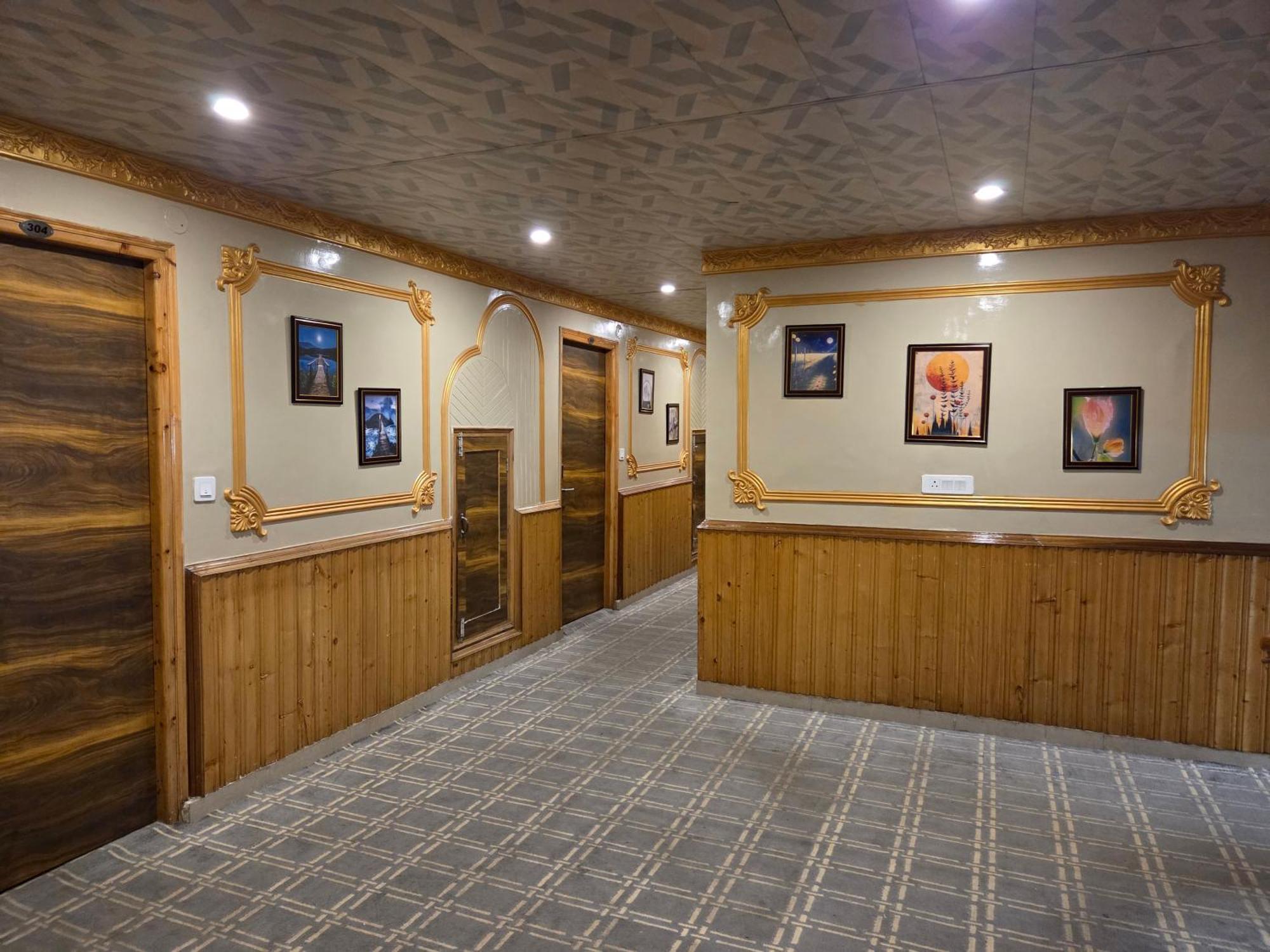 Hill River Resort - Central Heated & Air Cooled - Near Mall Road , Best Property Of Manali 2024- 2025 Luaran gambar