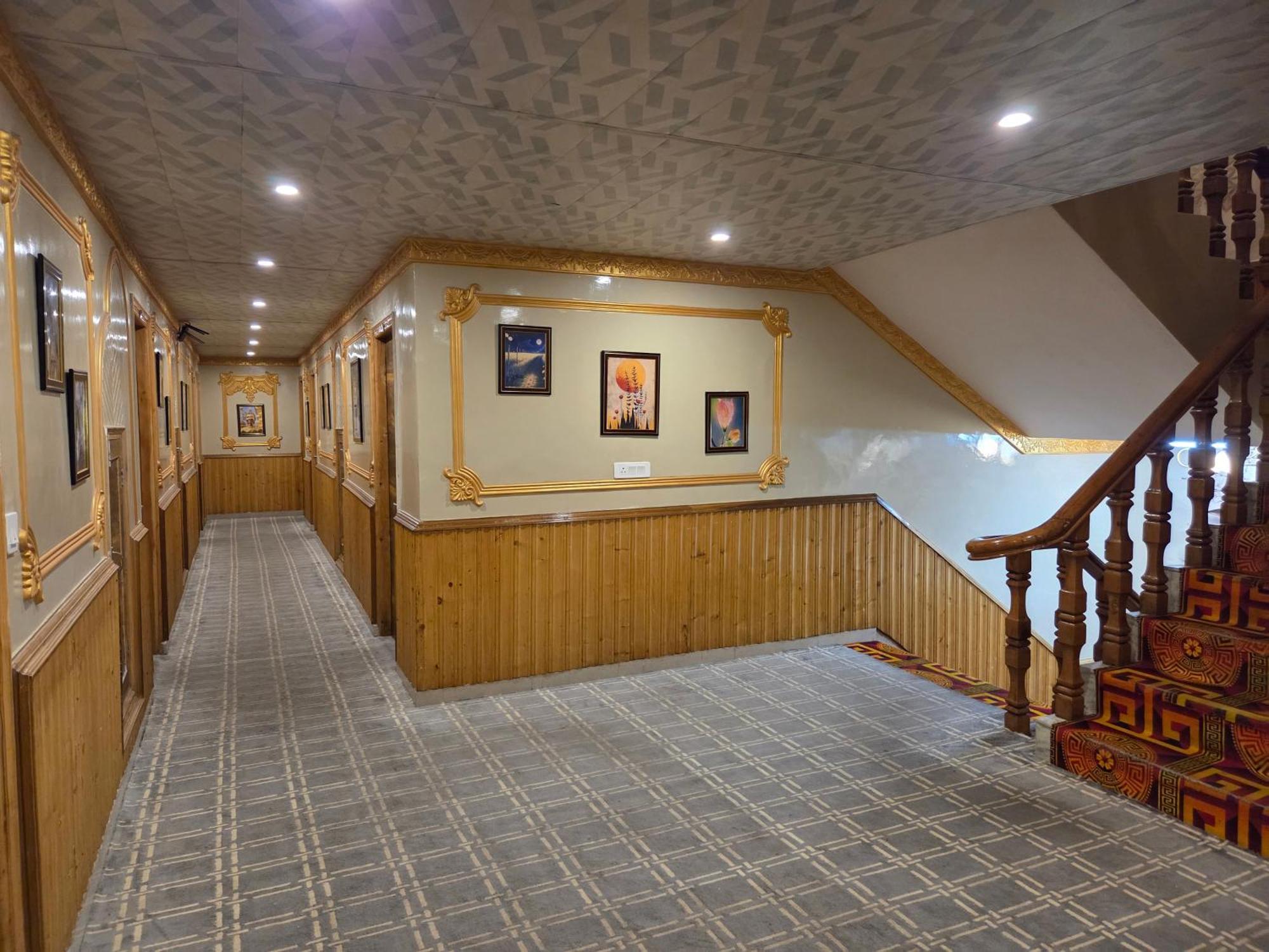 Hill River Resort - Central Heated & Air Cooled - Near Mall Road , Best Property Of Manali 2024- 2025 Luaran gambar