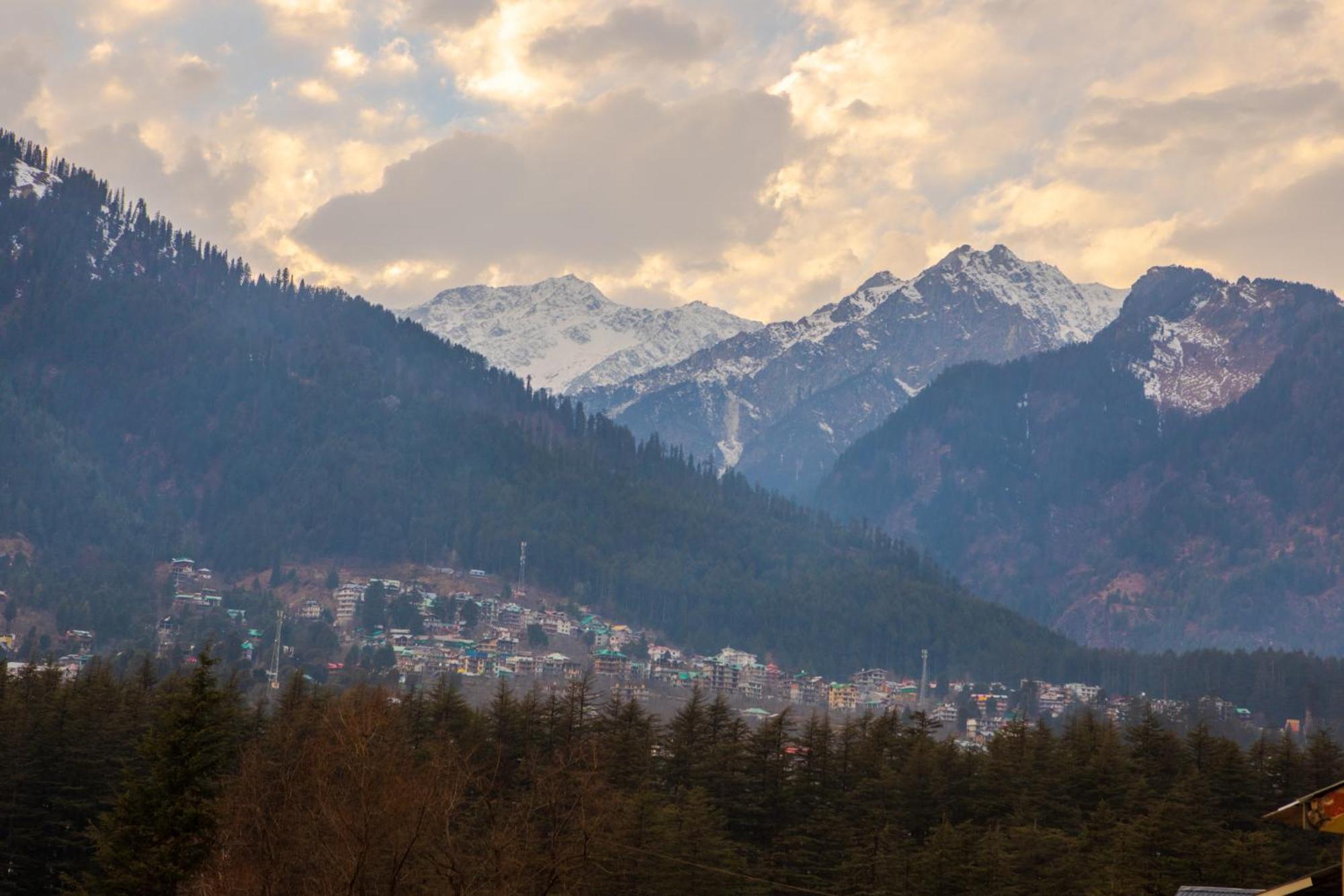 Hill River Resort - Central Heated & Air Cooled - Near Mall Road , Best Property Of Manali 2024- 2025 Luaran gambar