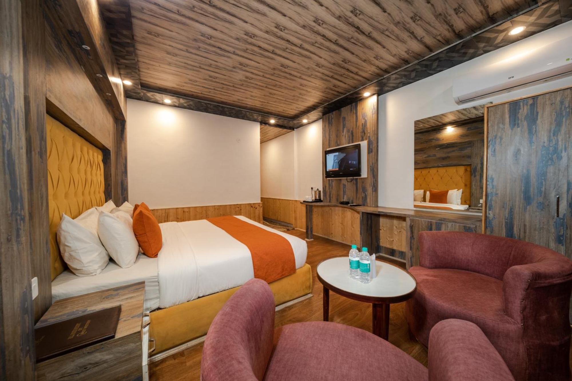 Hill River Resort - Central Heated & Air Cooled - Near Mall Road , Best Property Of Manali 2024- 2025 Luaran gambar